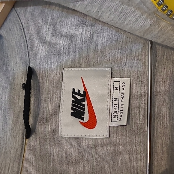 Nike windbreaker jacket - Picture 2 of 5
